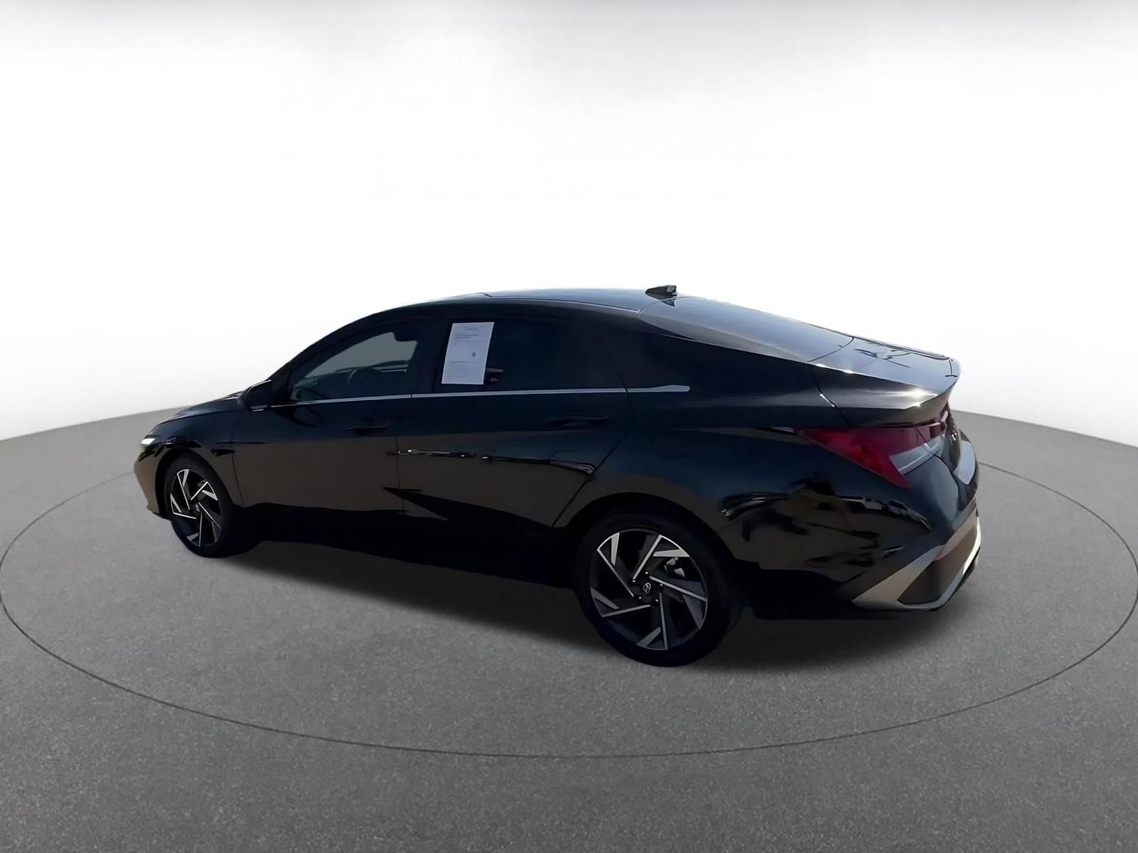 Thumbnail: 2025 Hyundai Elantra - 10