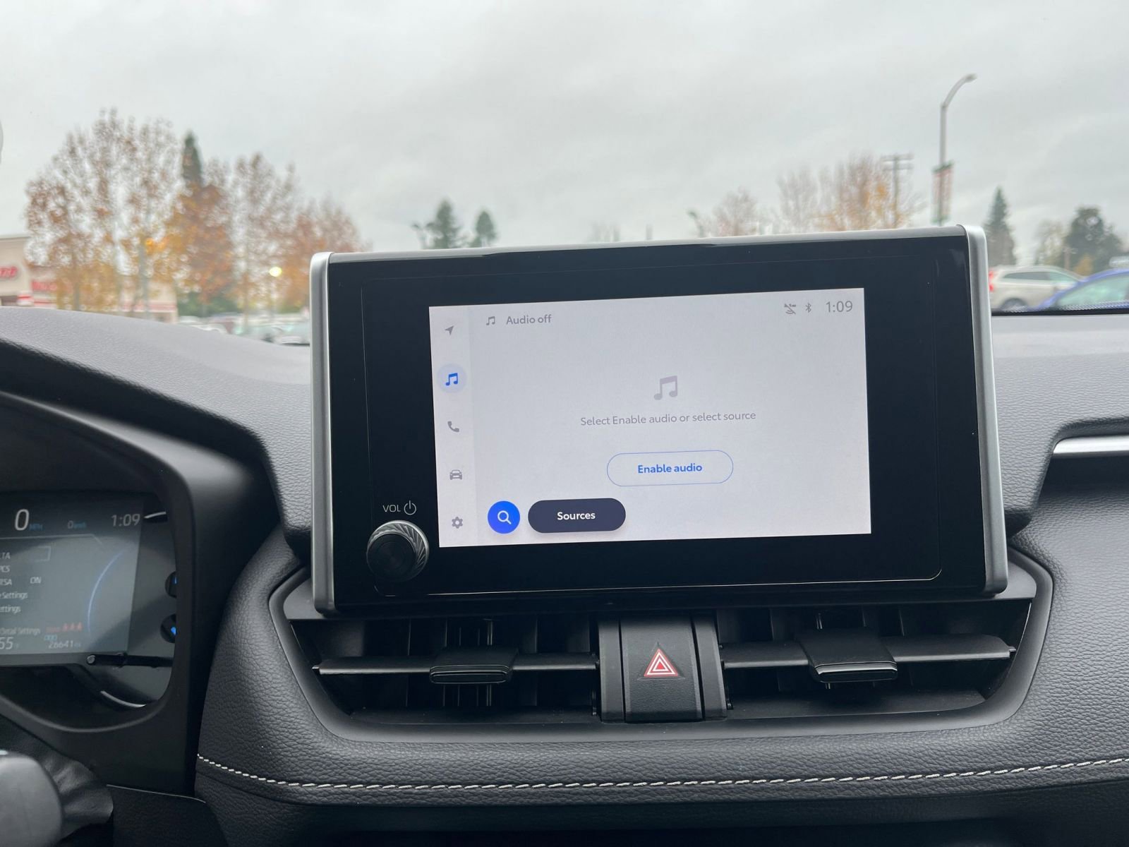 Thumbnail: 2025 Toyota RAV4 - 21