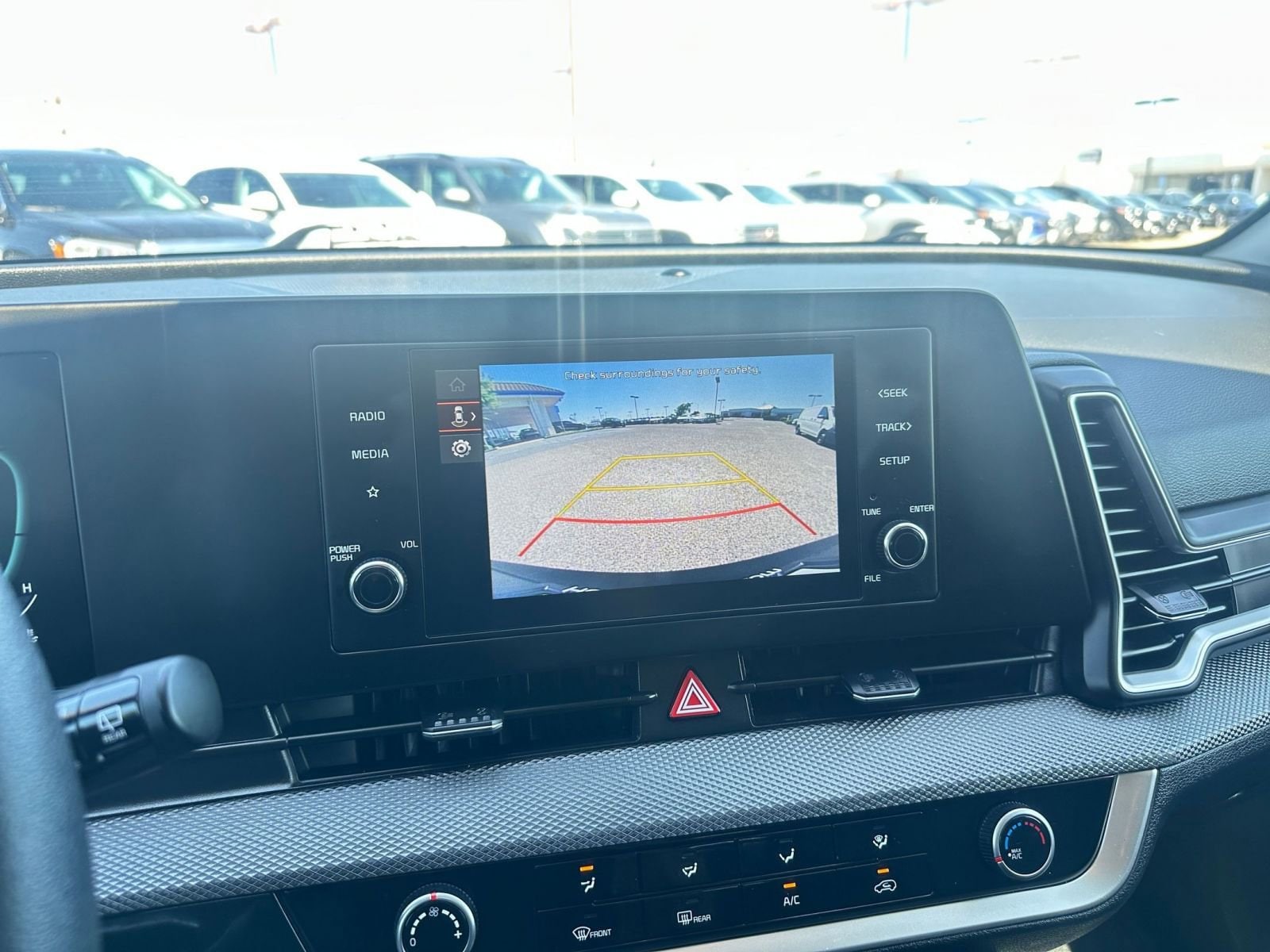 2024 Kia Sportage LX 17
