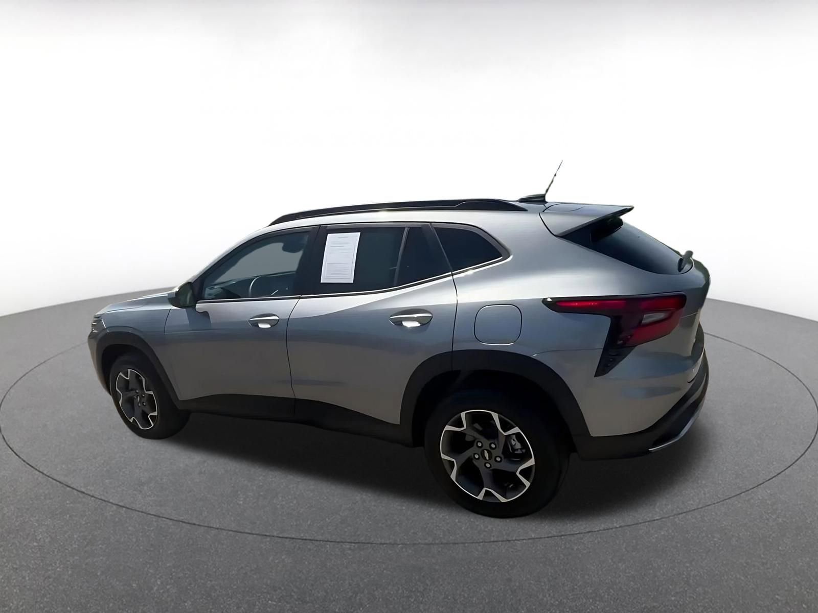 Thumbnail: 2025 Chevrolet Trax - 10