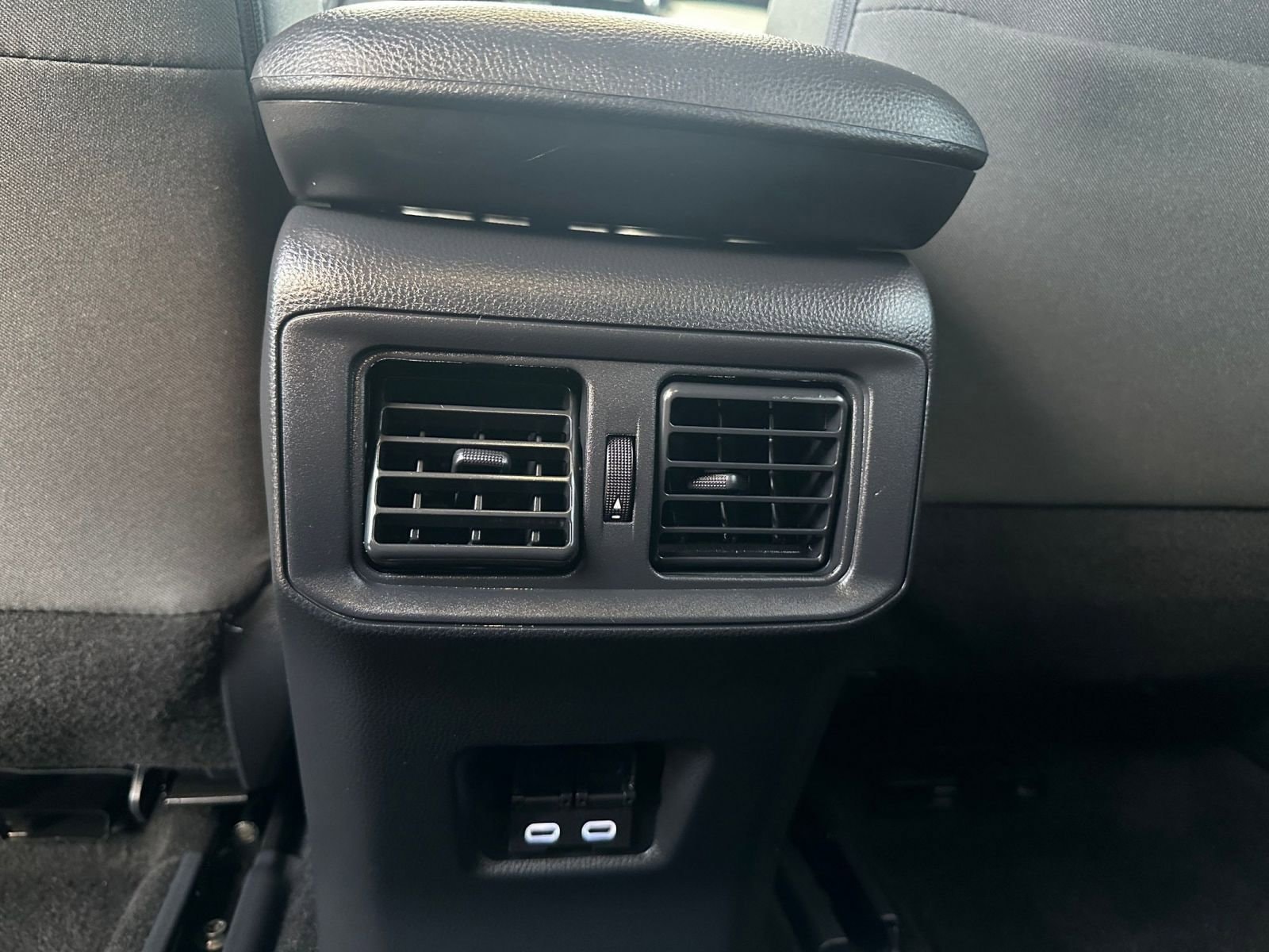 Thumbnail: 2025 Toyota RAV4 - 23