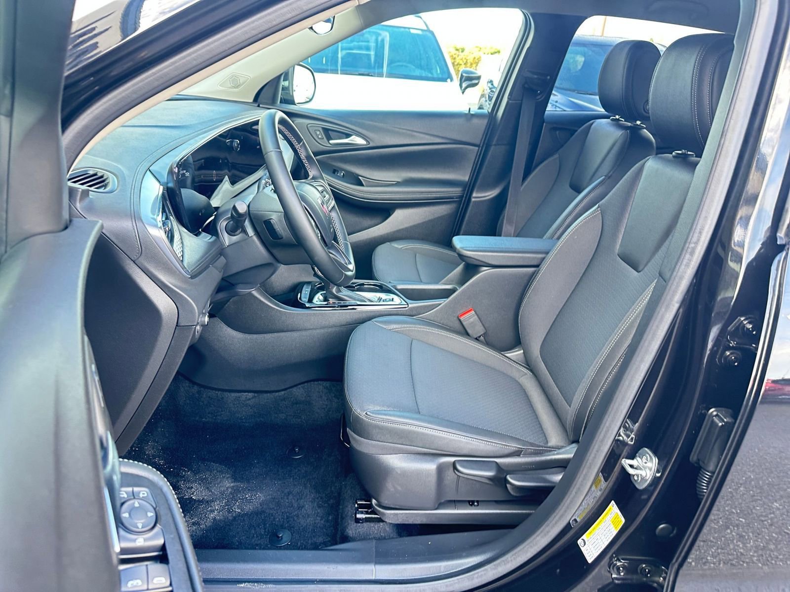 Thumbnail: 2025 Buick Encore GX - 27