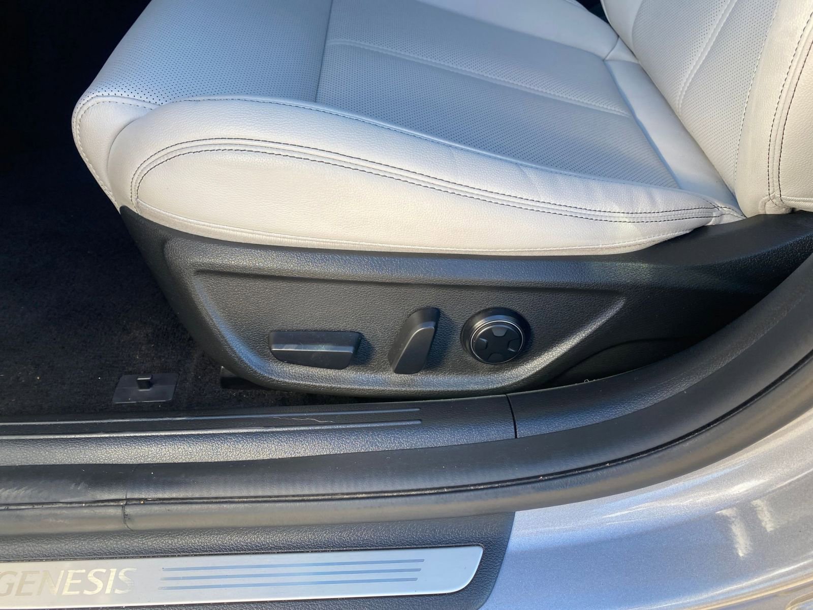 Thumbnail: 2025 Genesis G70 - 23