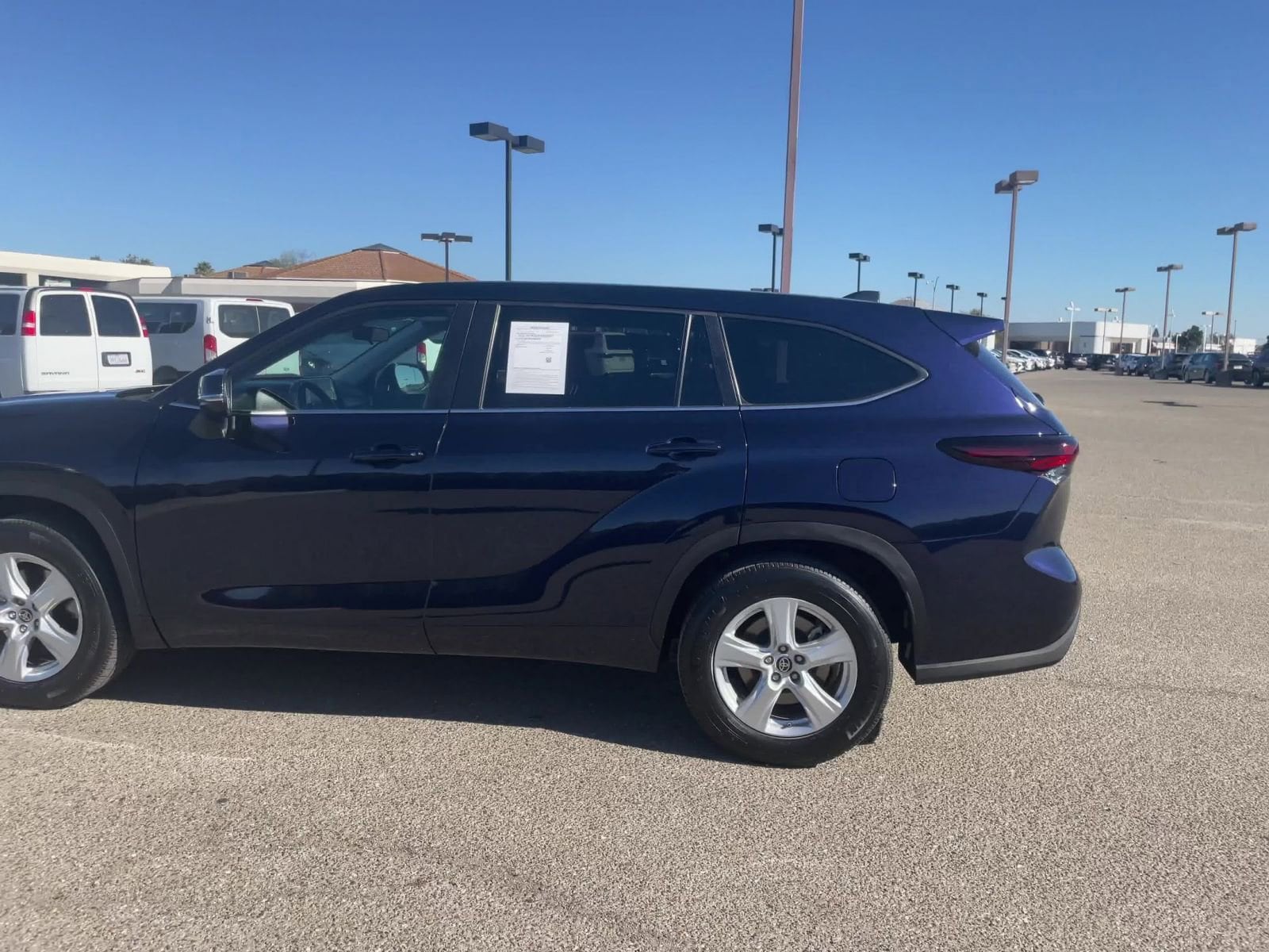 Thumbnail: 2025 Toyota Highlander - 9