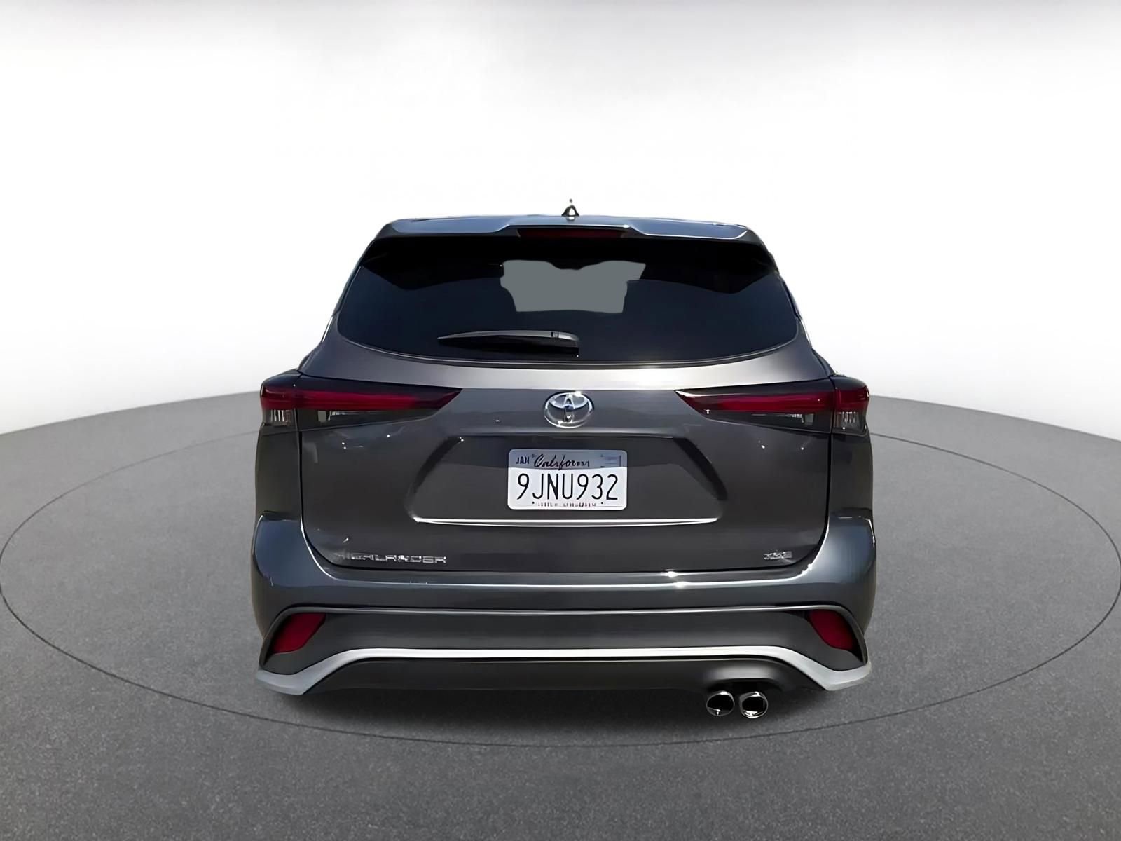Thumbnail: 2024 Toyota Highlander - 12