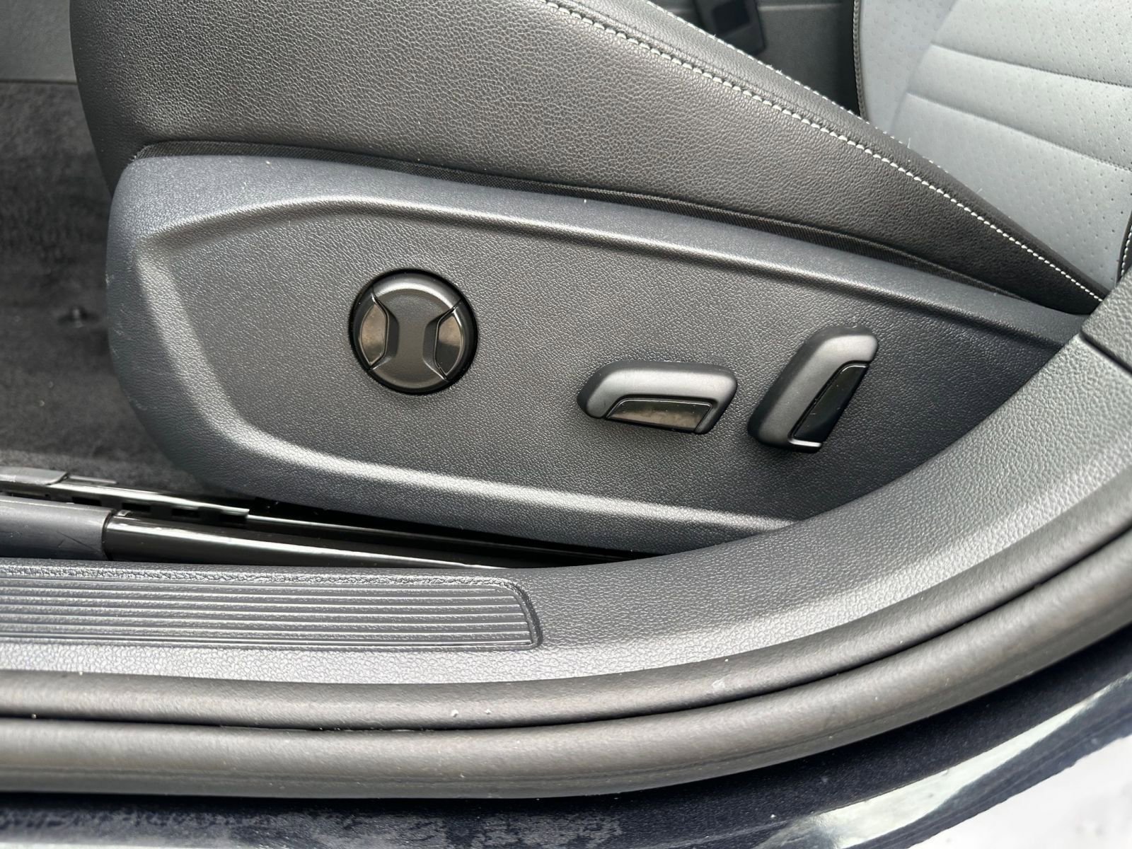 Thumbnail: 2025 Volkswagen Jetta - 23