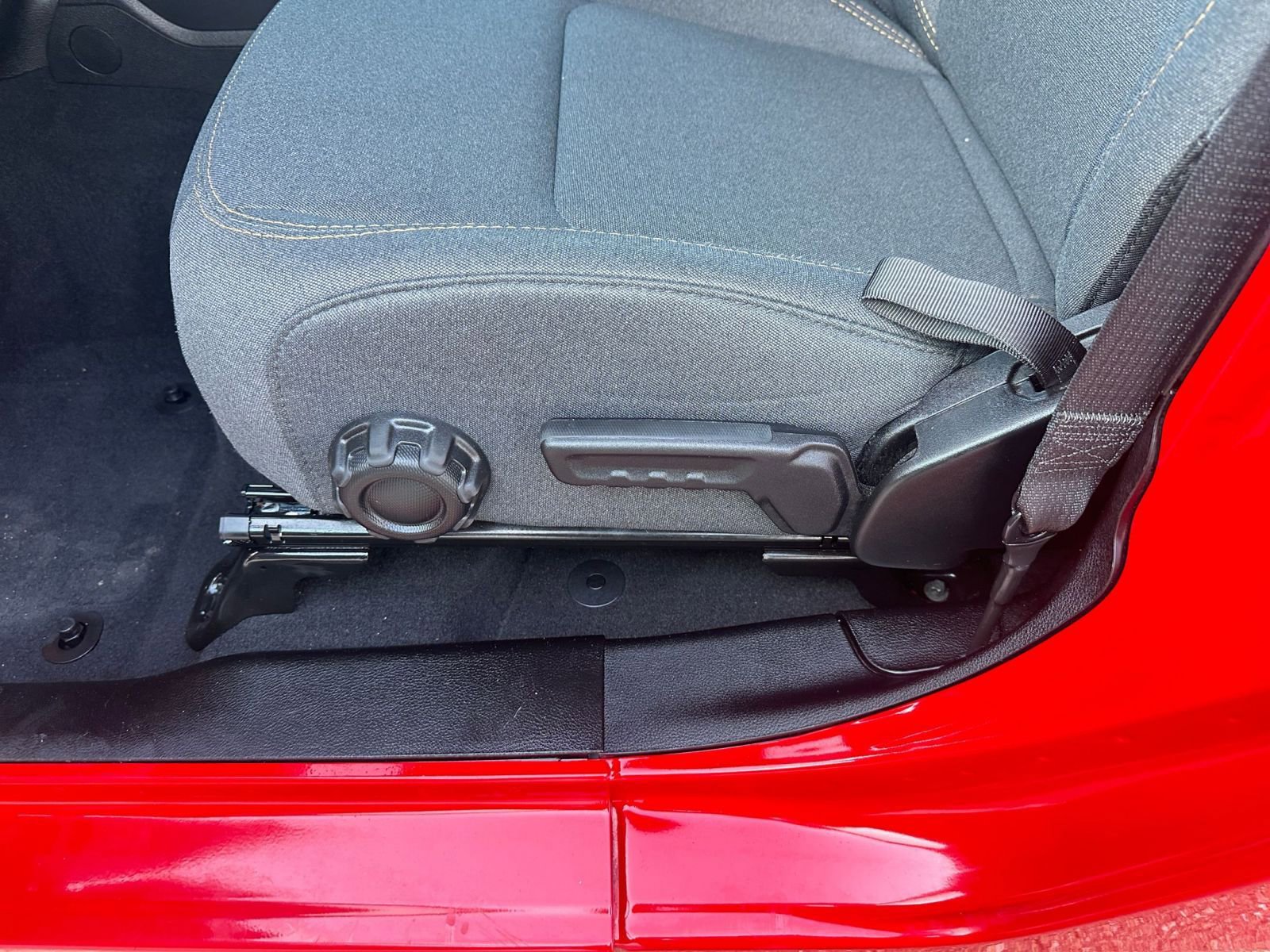 Thumbnail: 2025 Jeep Wrangler - 23