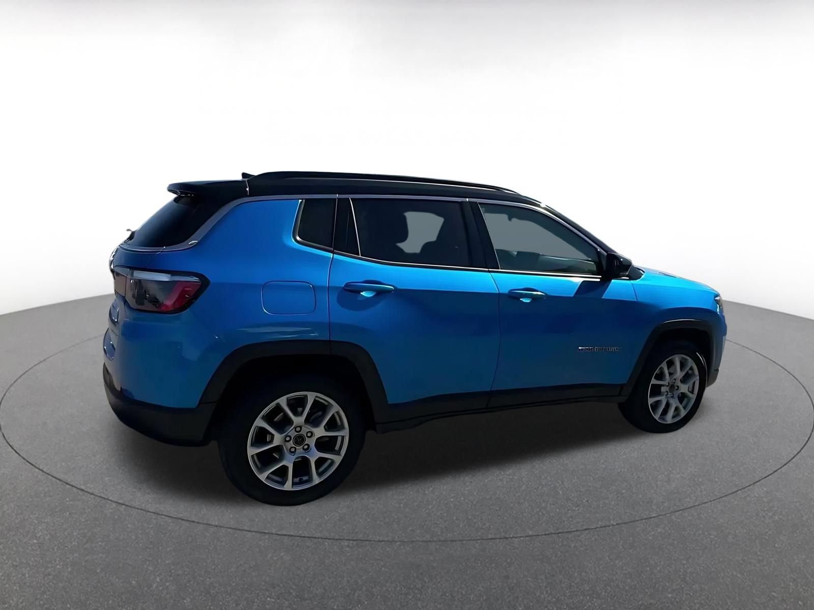 Thumbnail: 2025 Jeep Compass - 13