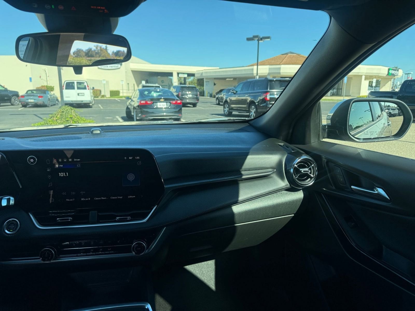 Thumbnail: 2025 Chevrolet Equinox - 35