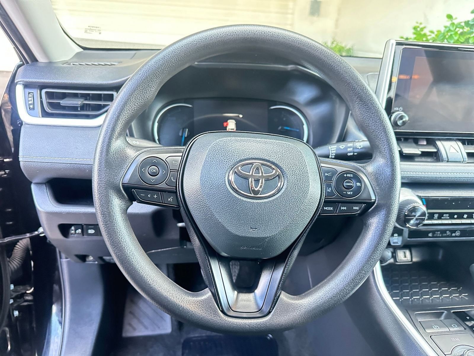 Thumbnail: 2025 Toyota RAV4 - 28