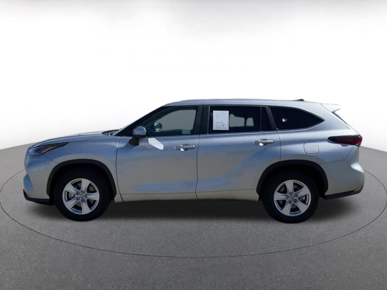 Thumbnail: 2025 Toyota Highlander - 9