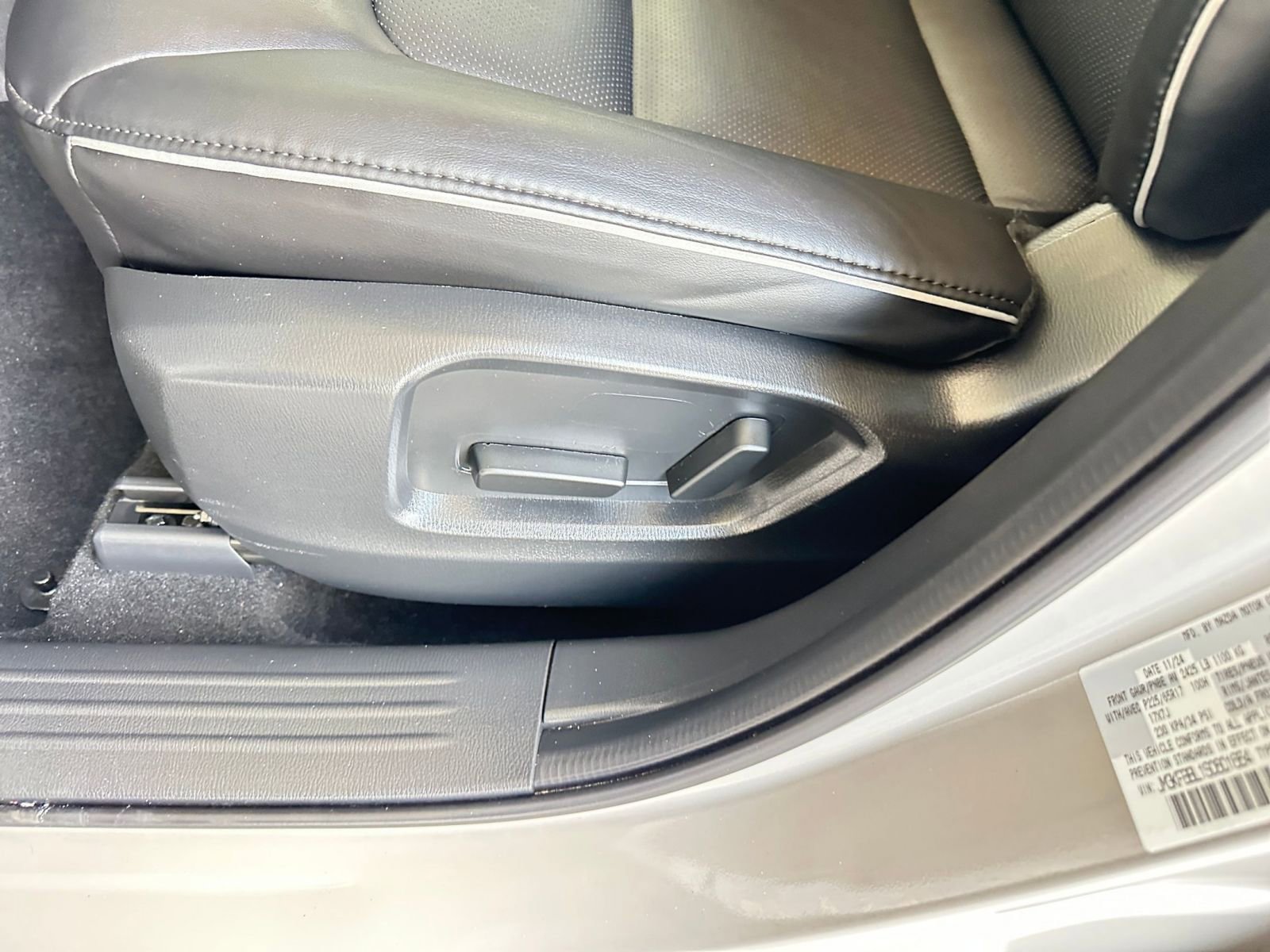 Thumbnail: 2025 Mazda CX-5 - 23