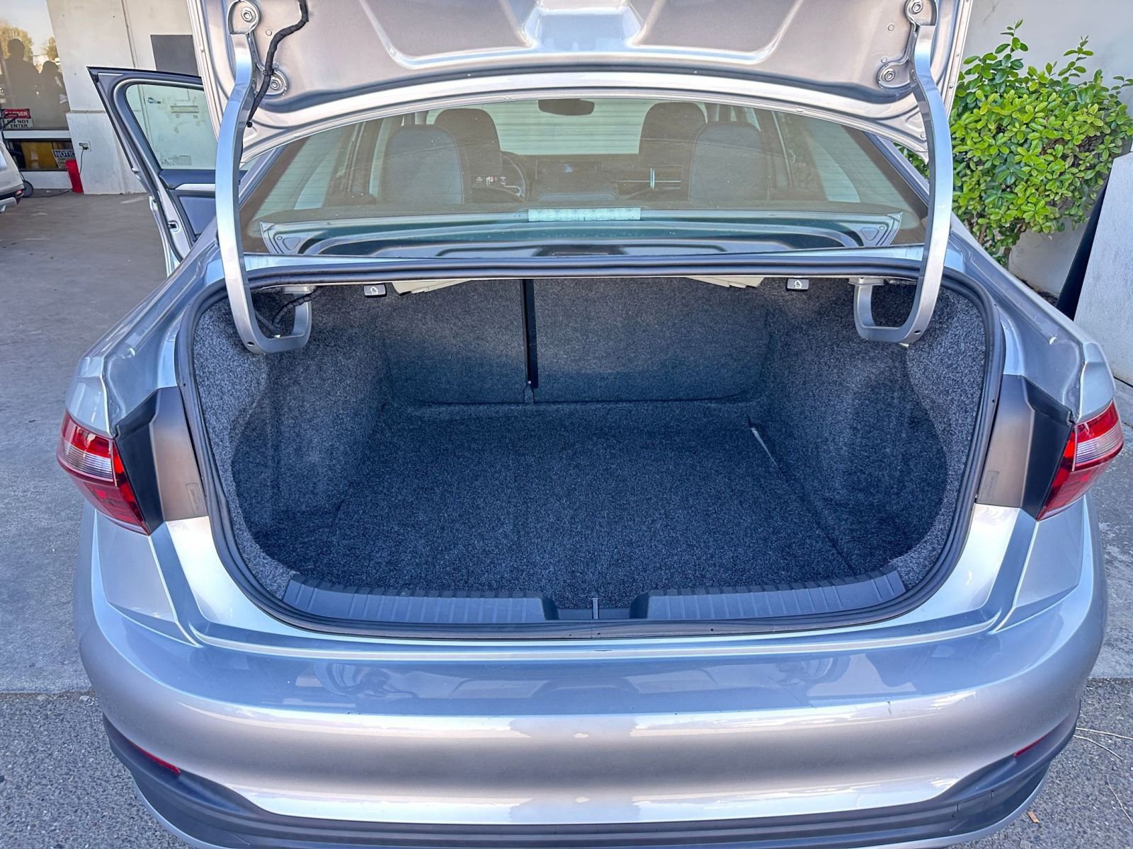 Thumbnail: 2025 Volkswagen Jetta - 31