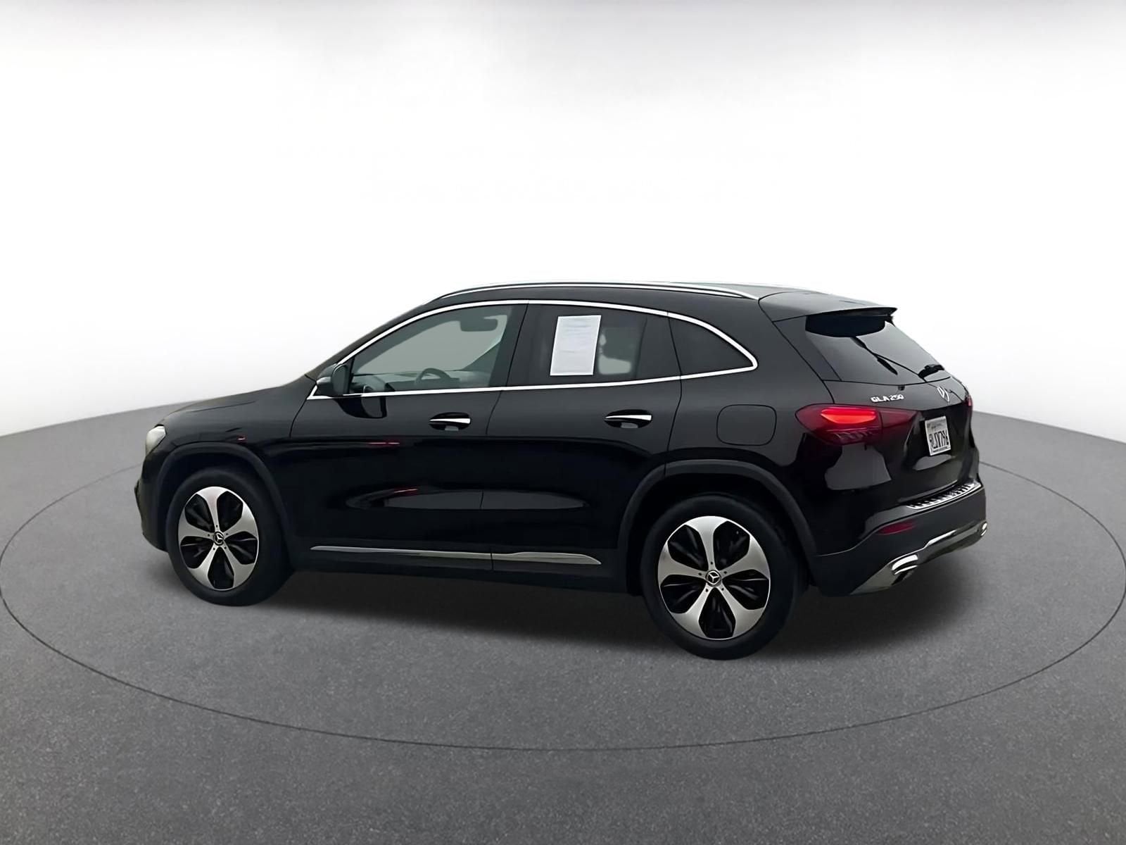 Thumbnail: 2025 Mercedes-Benz GLA - 9