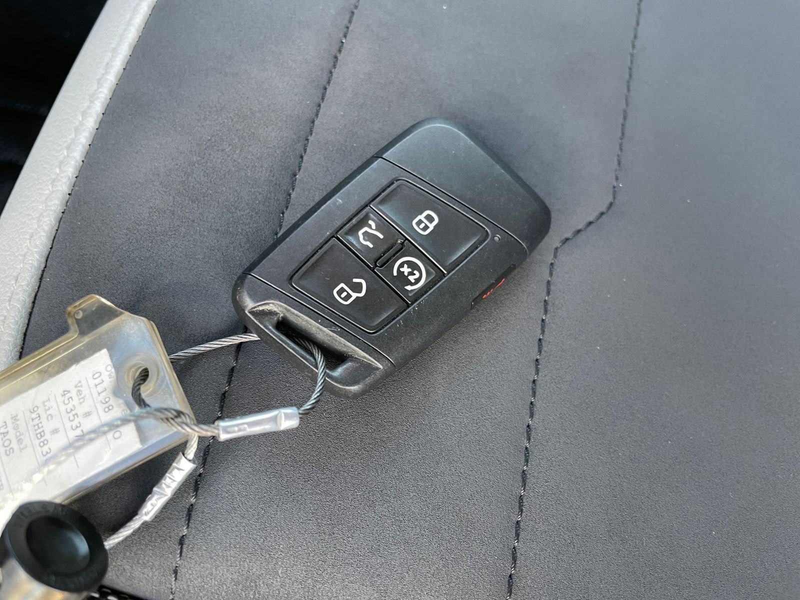 Thumbnail: 2025 Volkswagen Taos - 25