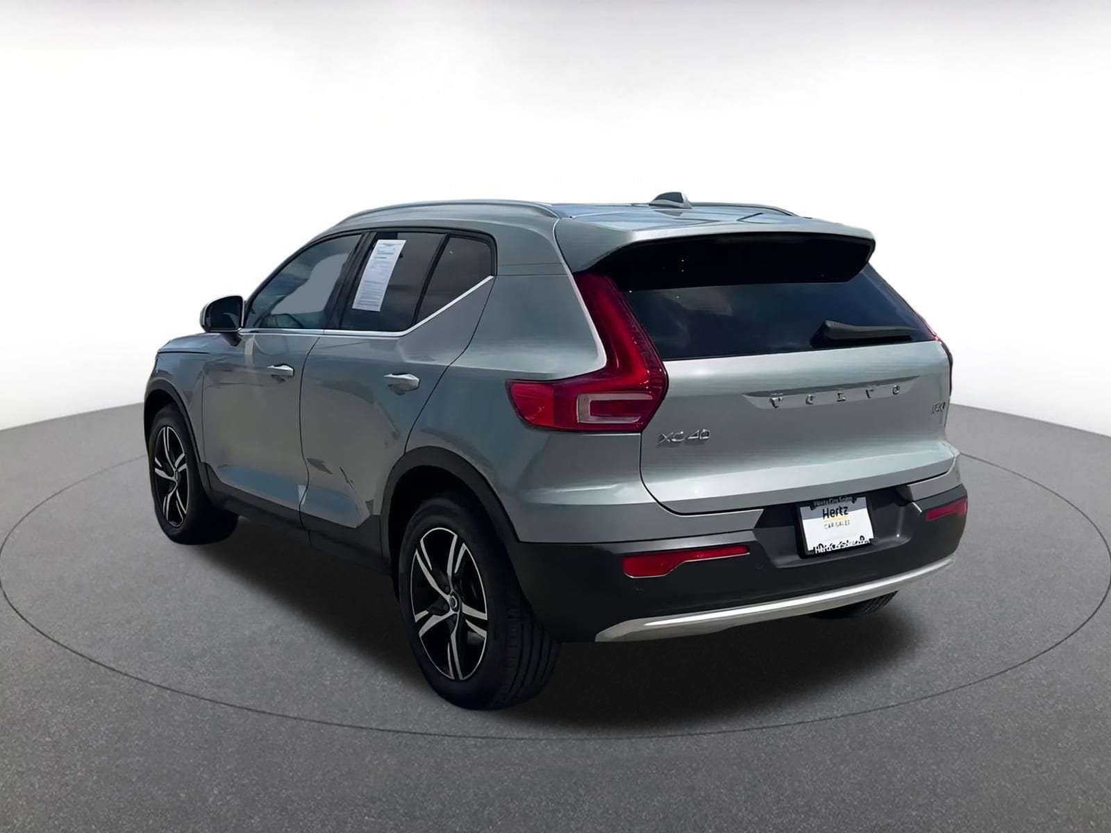 Thumbnail: 2024 Volvo XC40 - 11