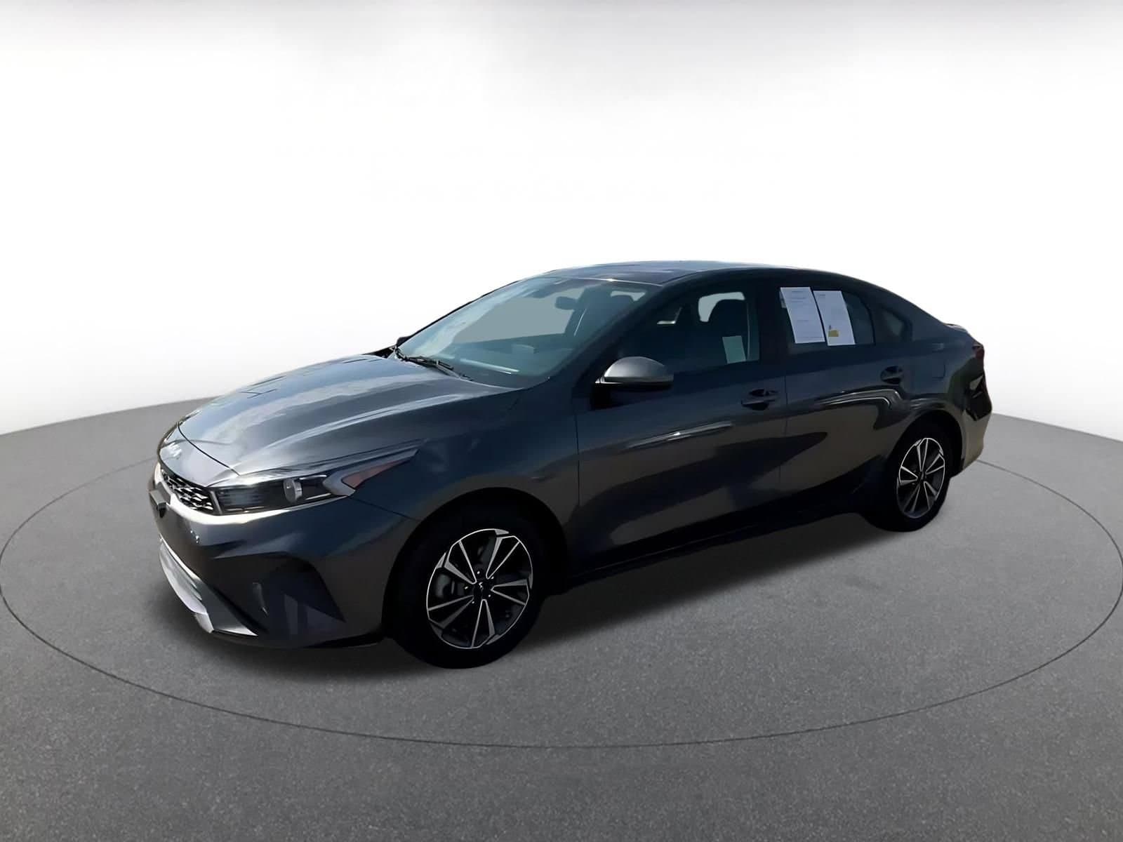 Thumbnail: 2023 Kia Forte - 8