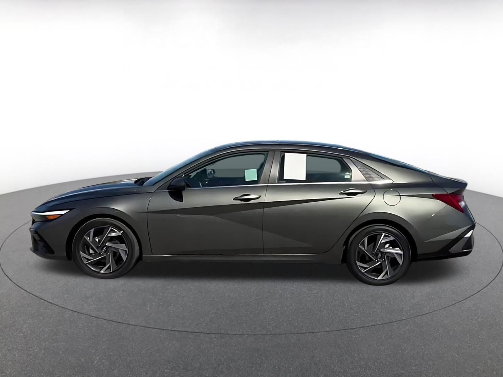 Thumbnail: 2025 Hyundai Elantra - 8