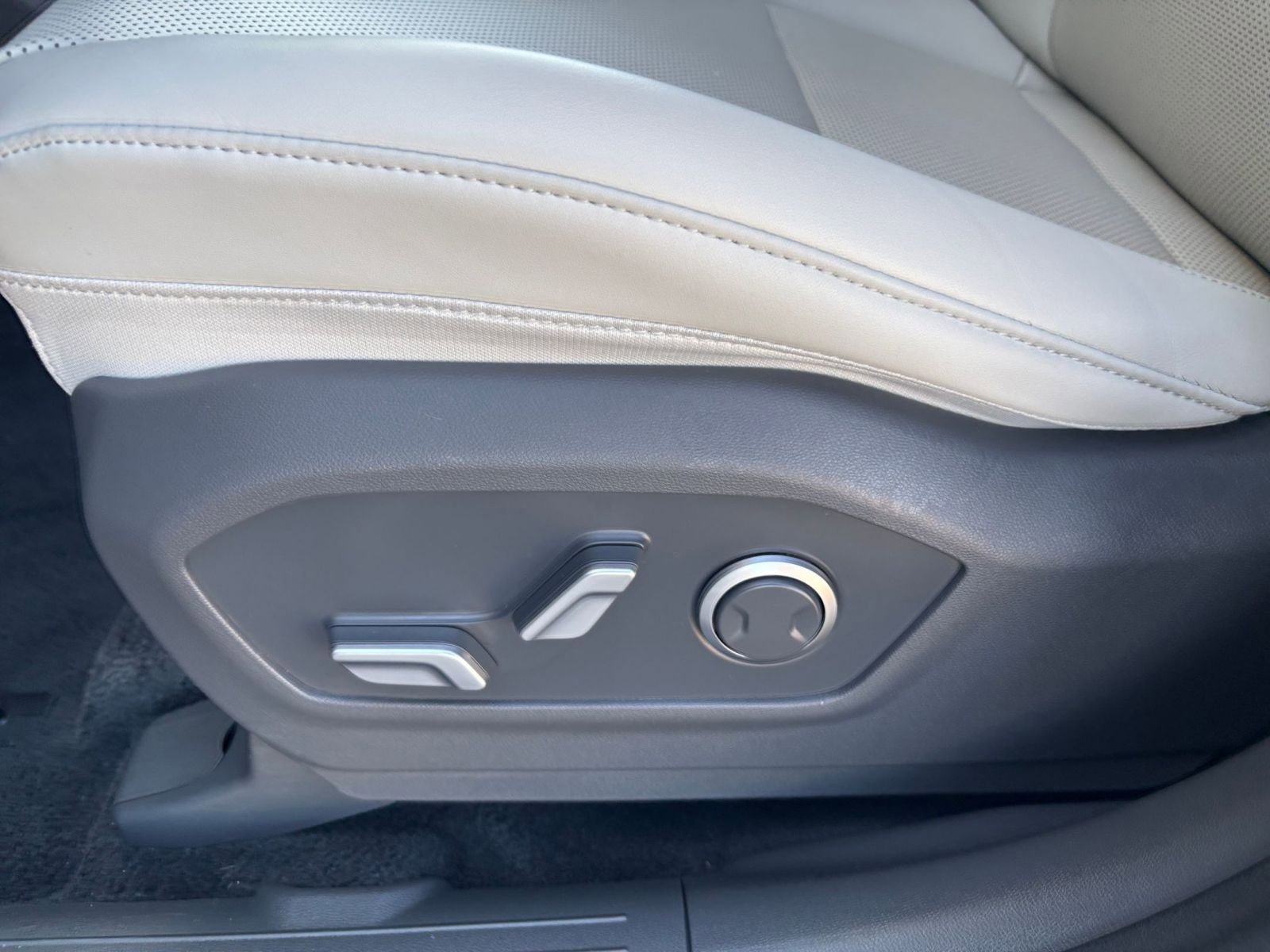 Thumbnail: 2025 Hyundai Santa Fe - 22