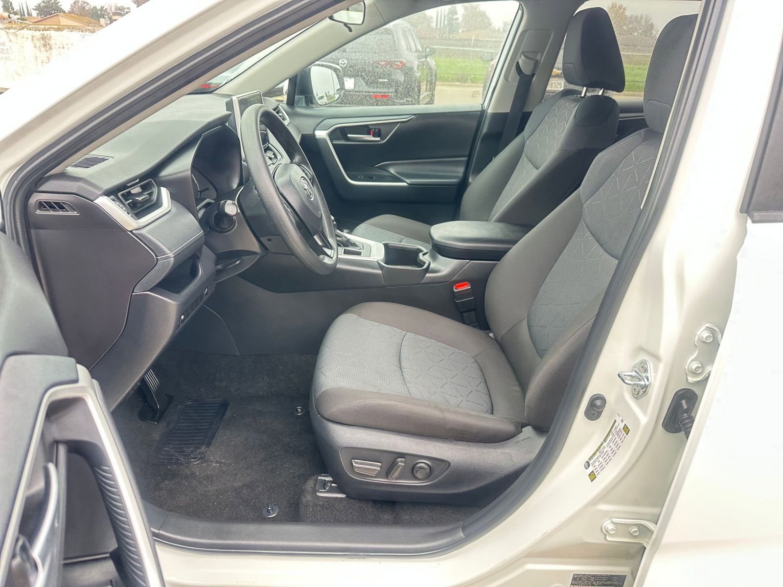 Thumbnail: 2025 Toyota RAV4 - 27