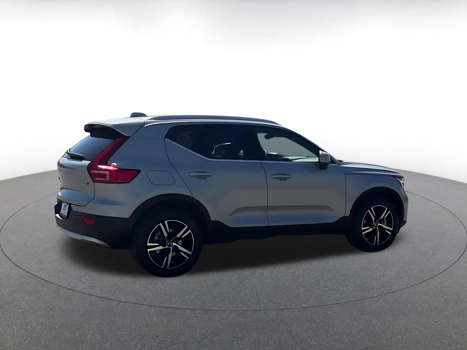 Thumbnail: 2024 Volvo XC40 - 16