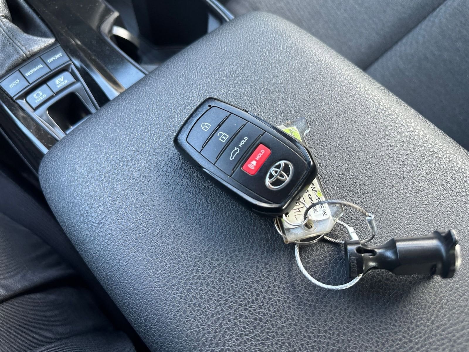 Thumbnail: 2025 Toyota Camry - 21