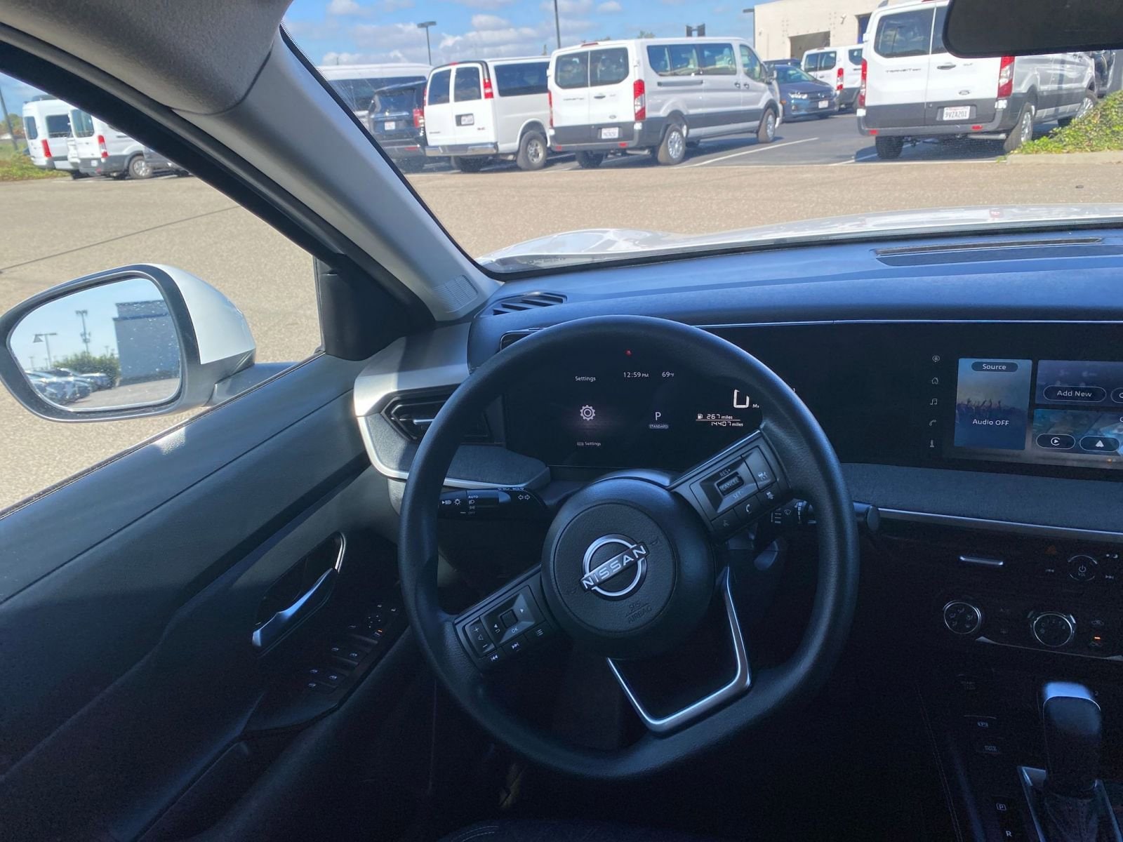 Thumbnail: 2025 Nissan Kicks - 32