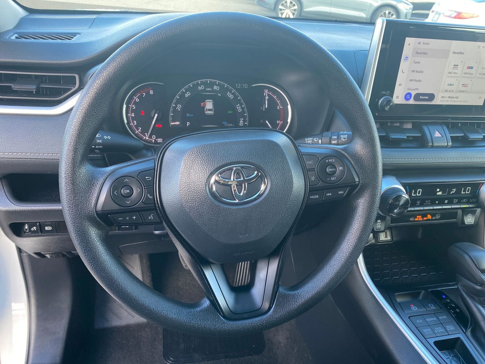 Thumbnail: 2025 Toyota RAV4 - 28