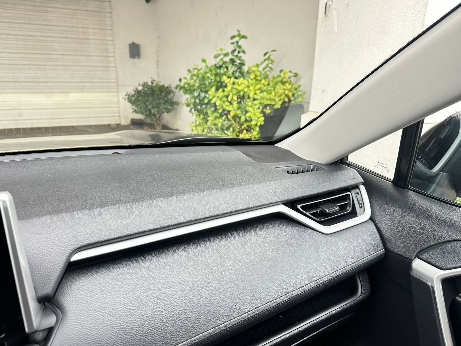 Thumbnail: 2025 Toyota RAV4 - 35