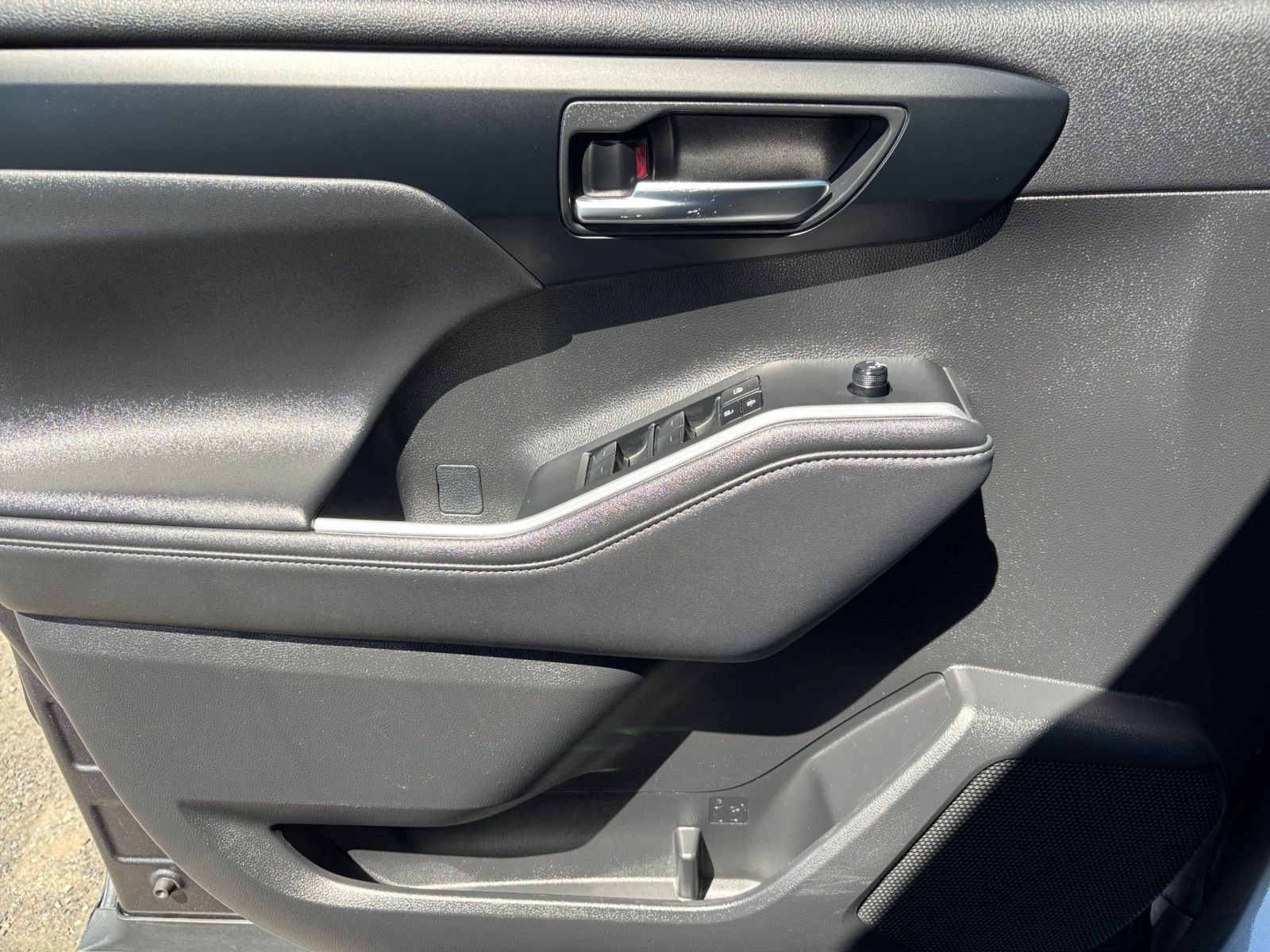 Thumbnail: 2024 Toyota Highlander - 18