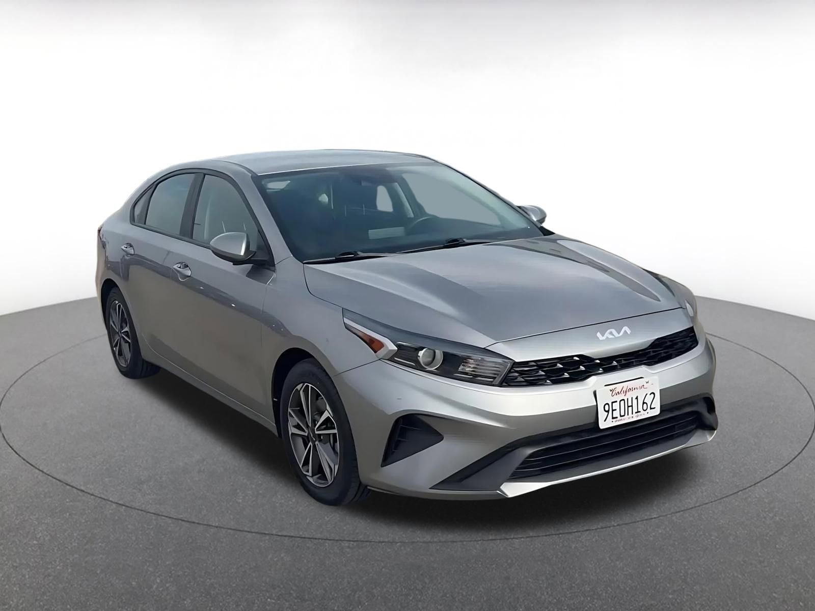 Thumbnail: 2023 Kia Forte - 3