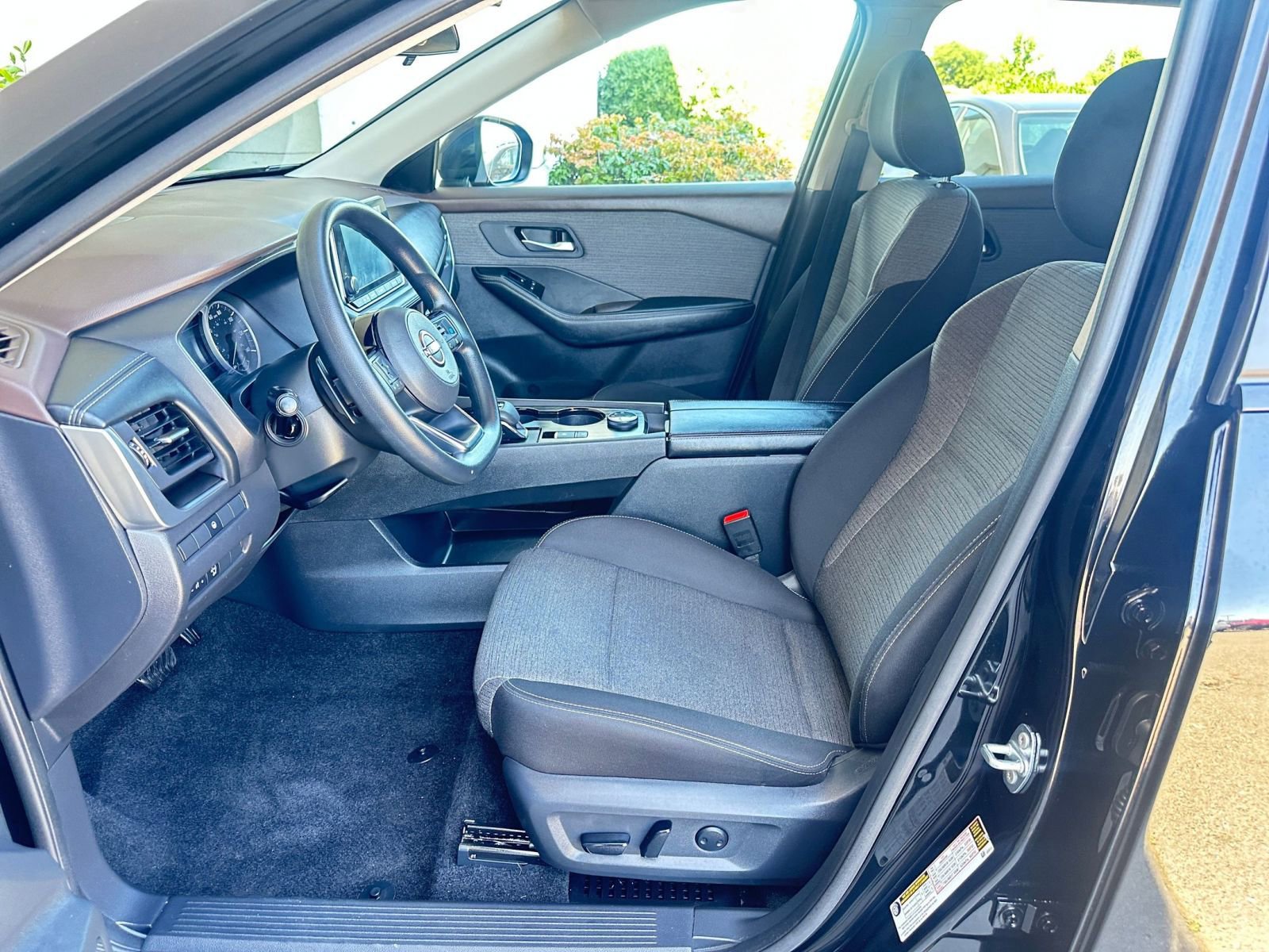 2023 Nissan Rogue SV 27