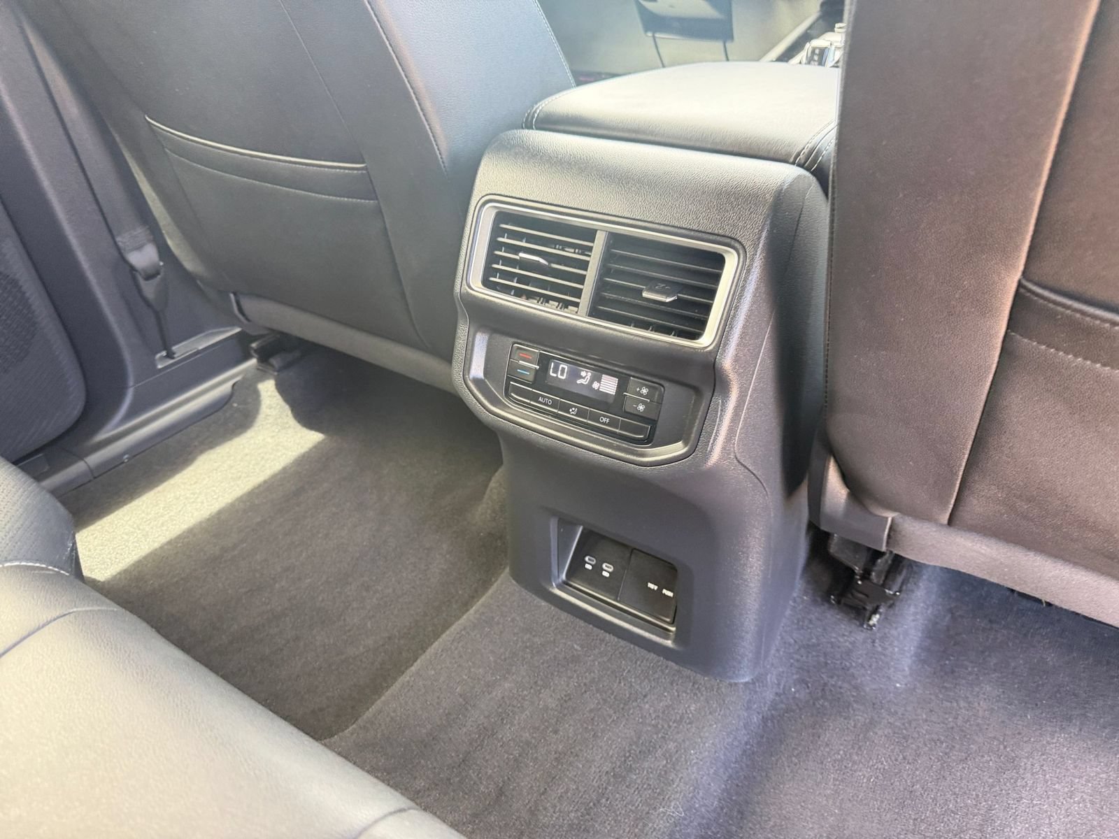 Thumbnail: 2026 Volkswagen Atlas - 24