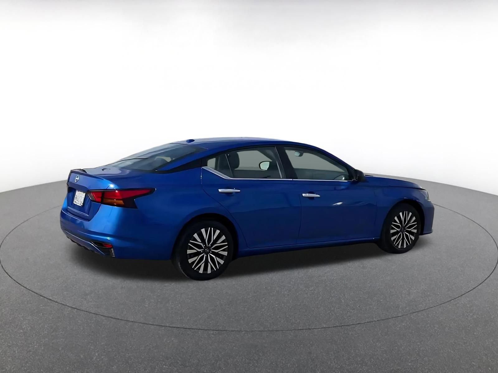 Thumbnail: 2025 Nissan Altima - 15