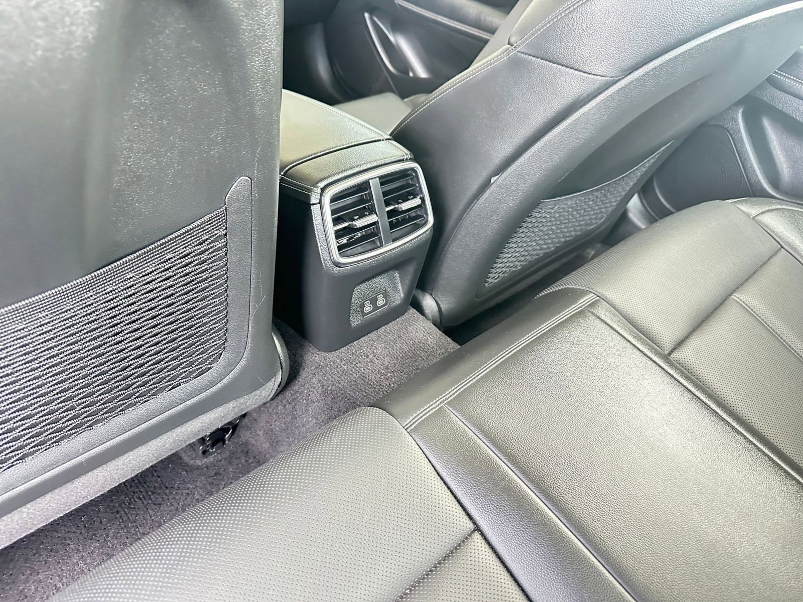 Thumbnail: 2025 Genesis G70 - 25