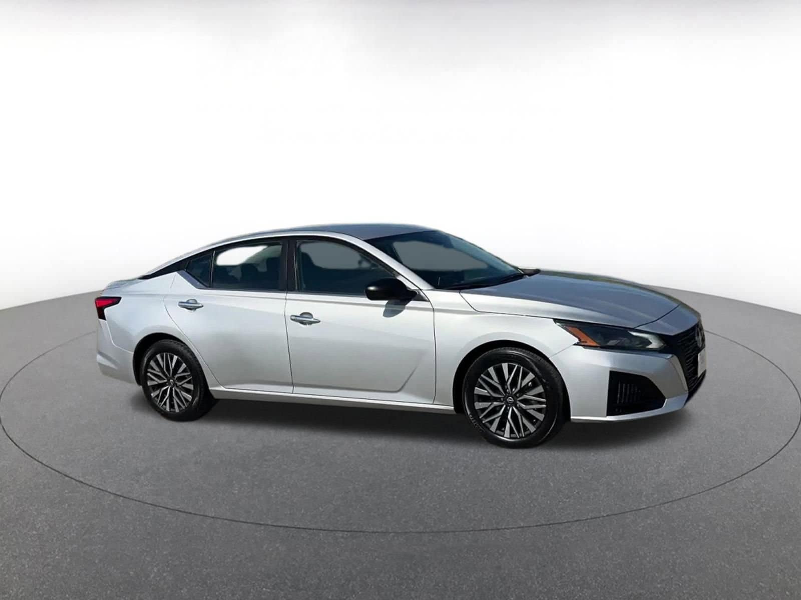 Thumbnail: 2024 Nissan Altima - 2