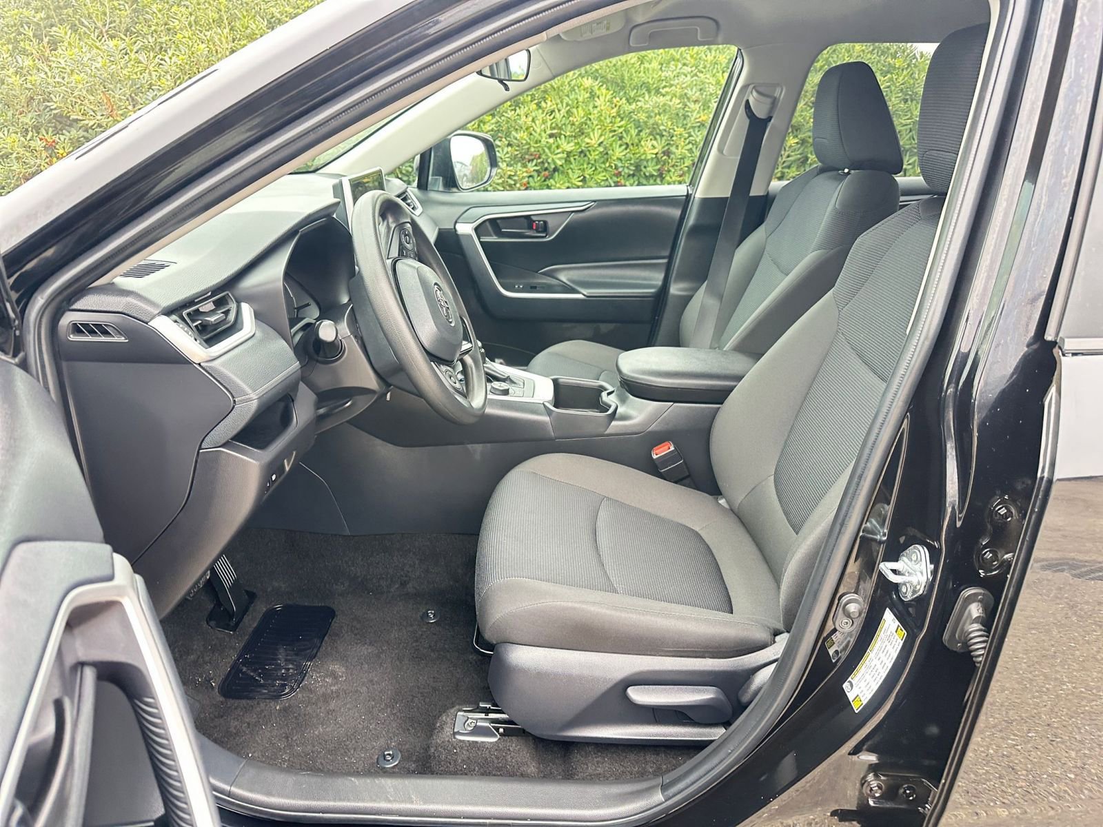 Thumbnail: 2025 Toyota RAV4 - 27