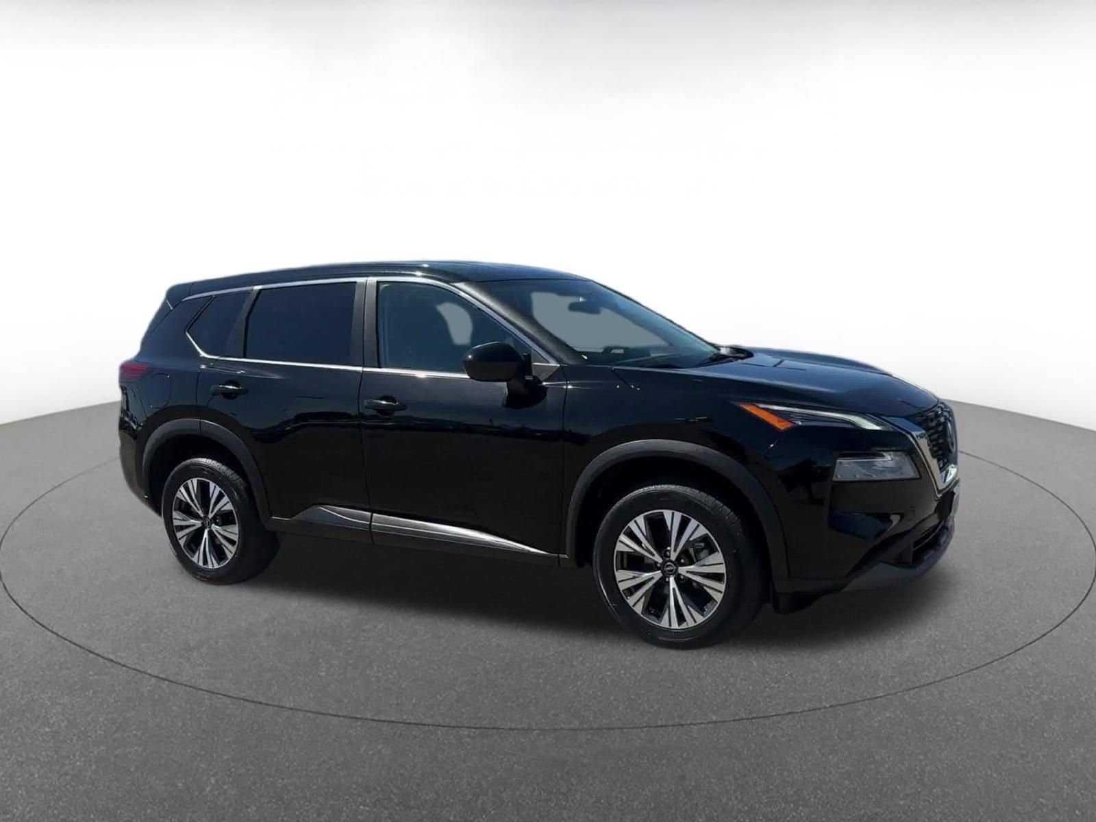 2023 Nissan Rogue SV 2