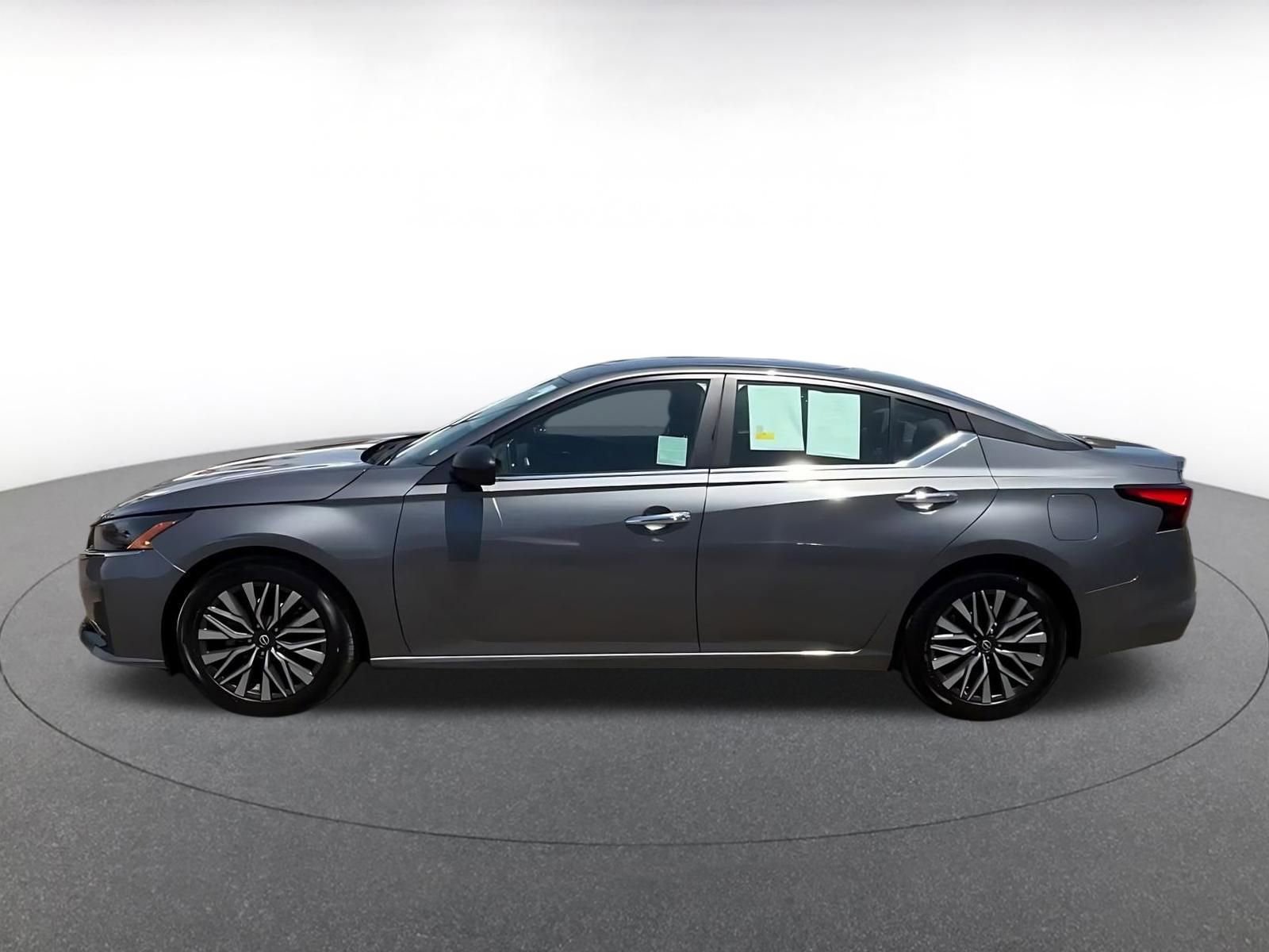 Thumbnail: 2025 Nissan Altima - 9