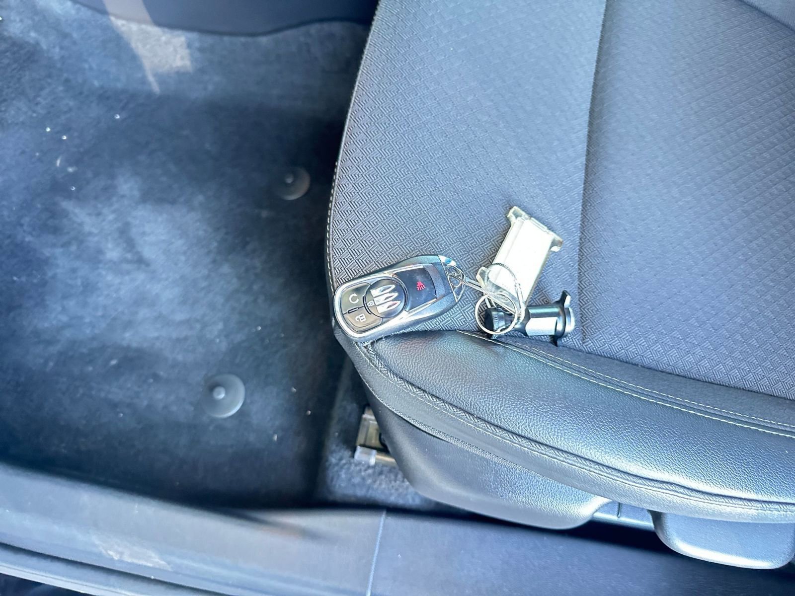 Thumbnail: 2025 Buick Encore GX - 22