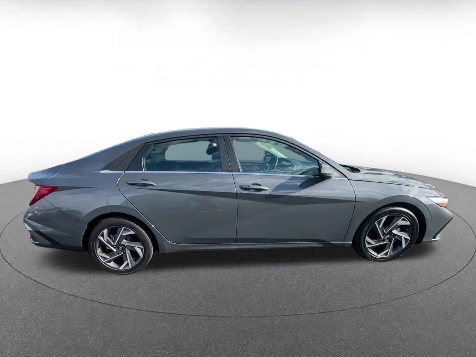 Thumbnail: 2025 Hyundai Elantra - 16