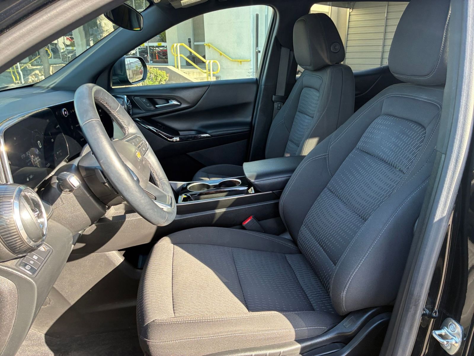 Thumbnail: 2025 Chevrolet Equinox - 25