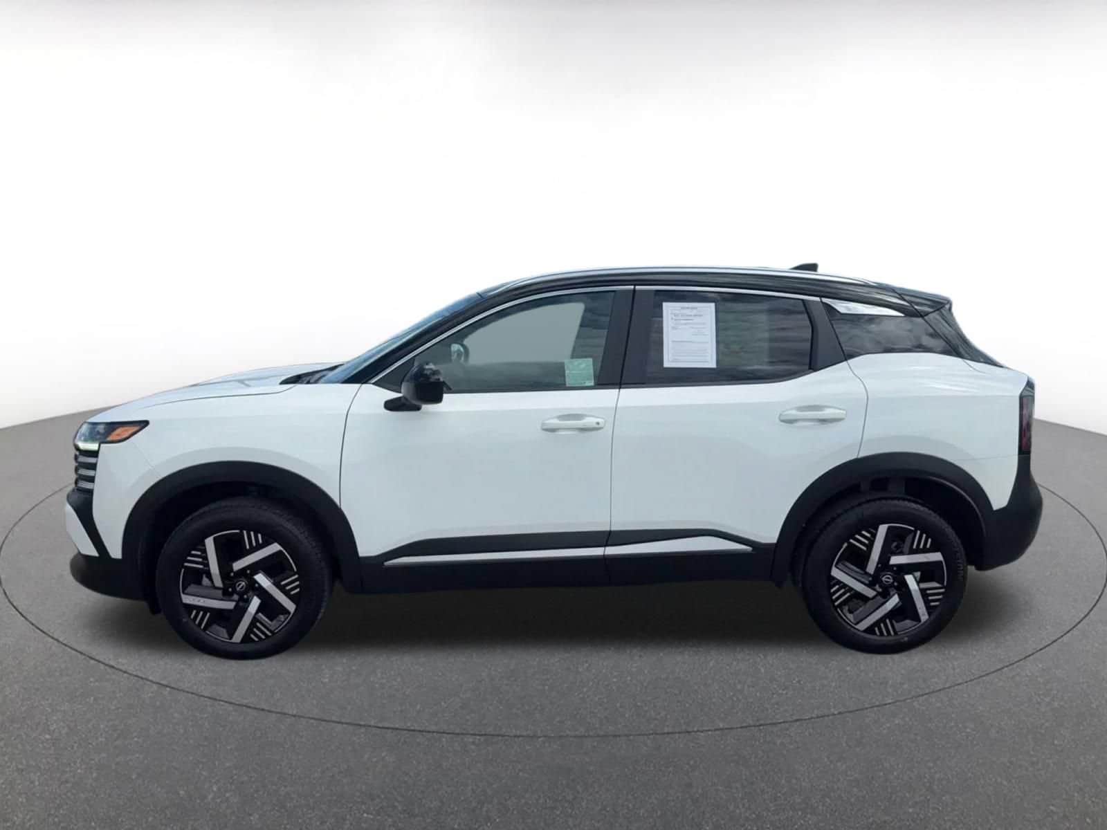Thumbnail: 2026 Nissan Kicks - 8