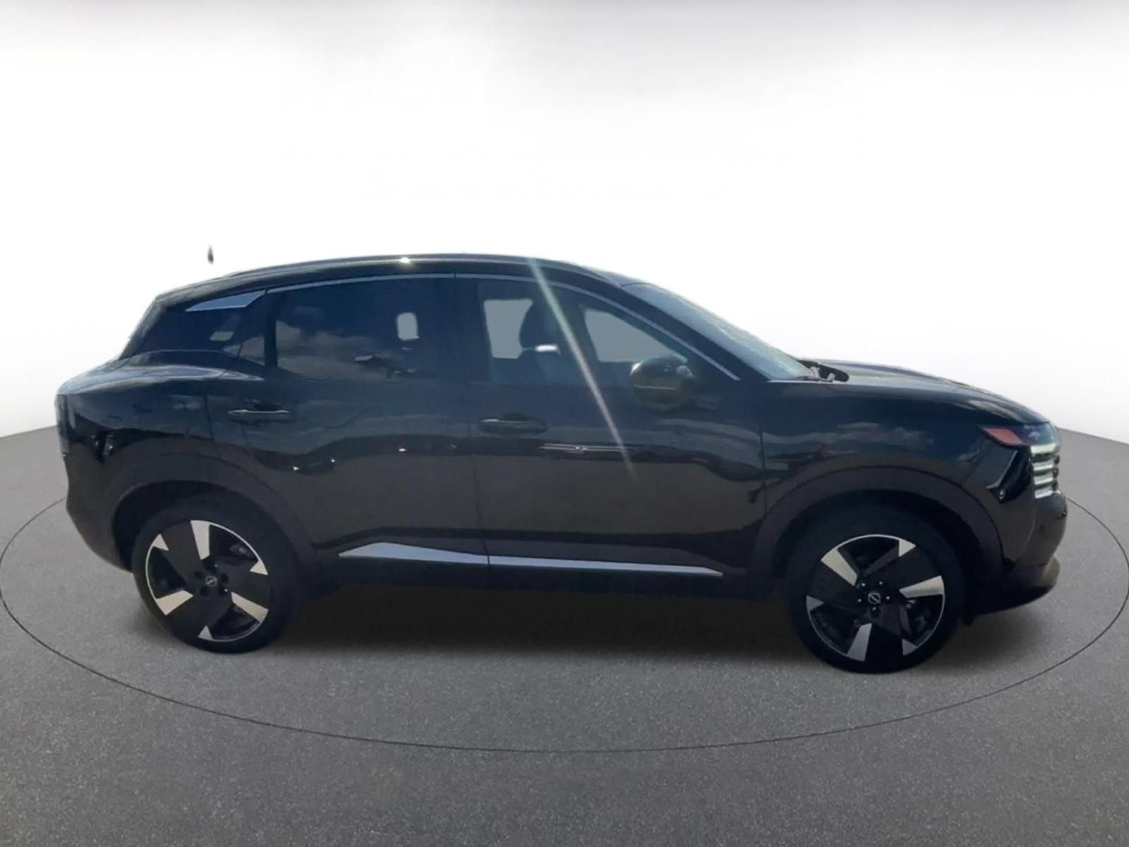 Thumbnail: 2026 Nissan Kicks - 15