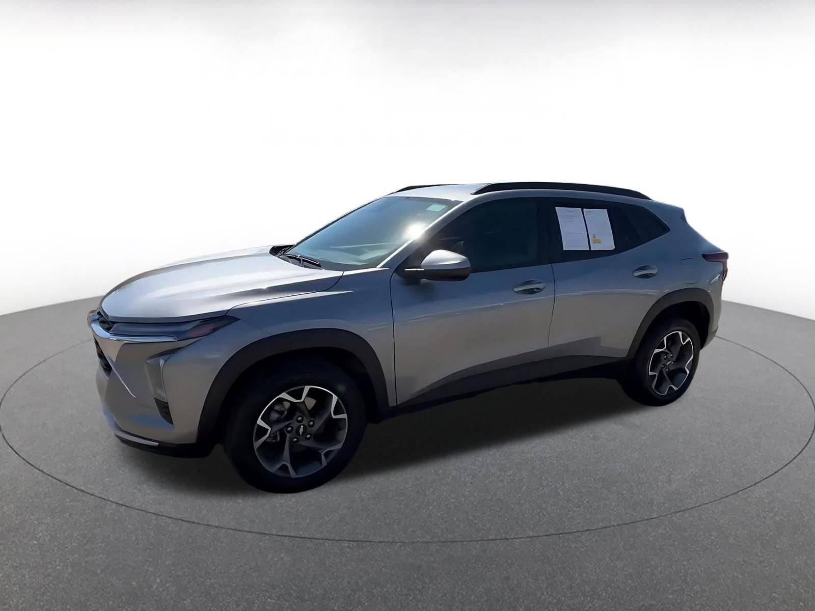 Thumbnail: 2025 Chevrolet Trax - 8