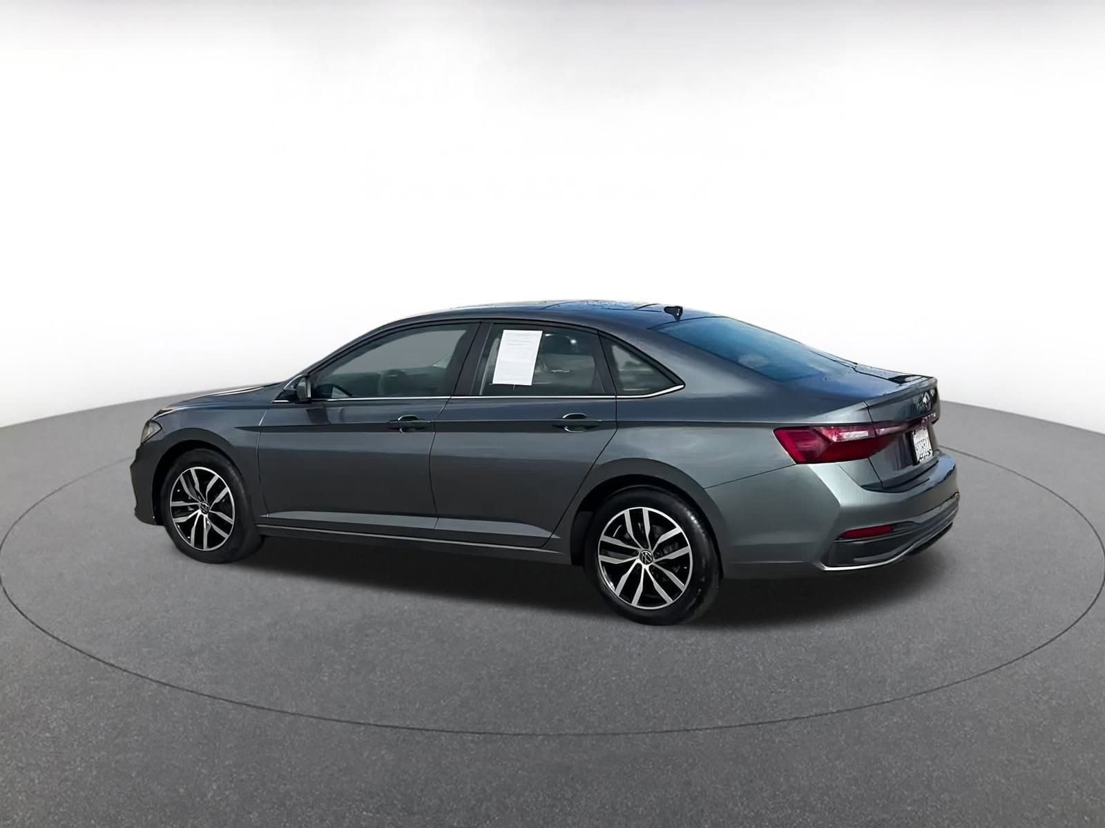 Thumbnail: 2025 Volkswagen Jetta - 15