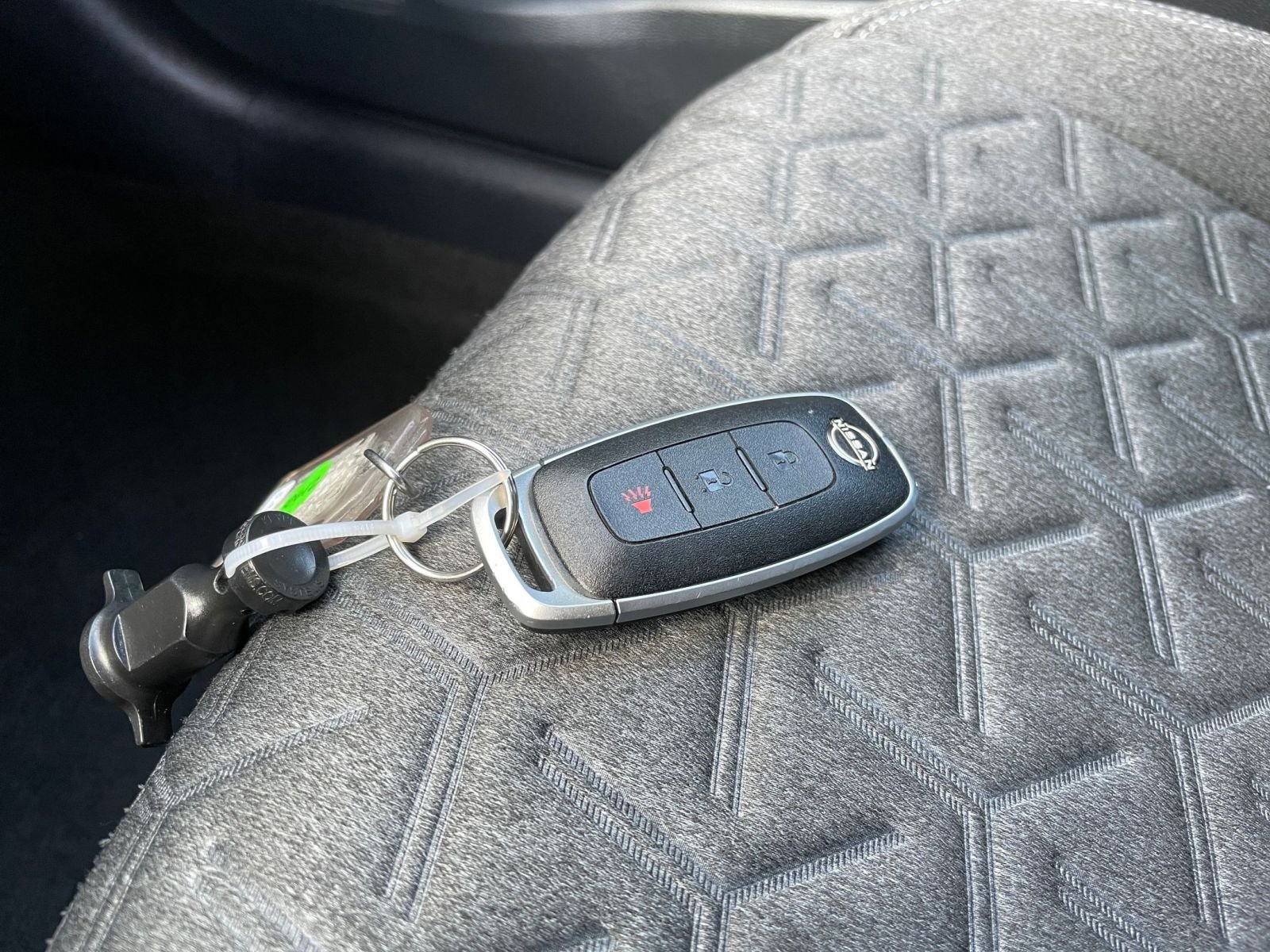 Thumbnail: 2025 Nissan Kicks - 21