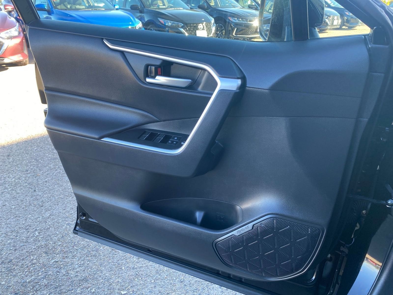 Thumbnail: 2025 Toyota RAV4 - 25