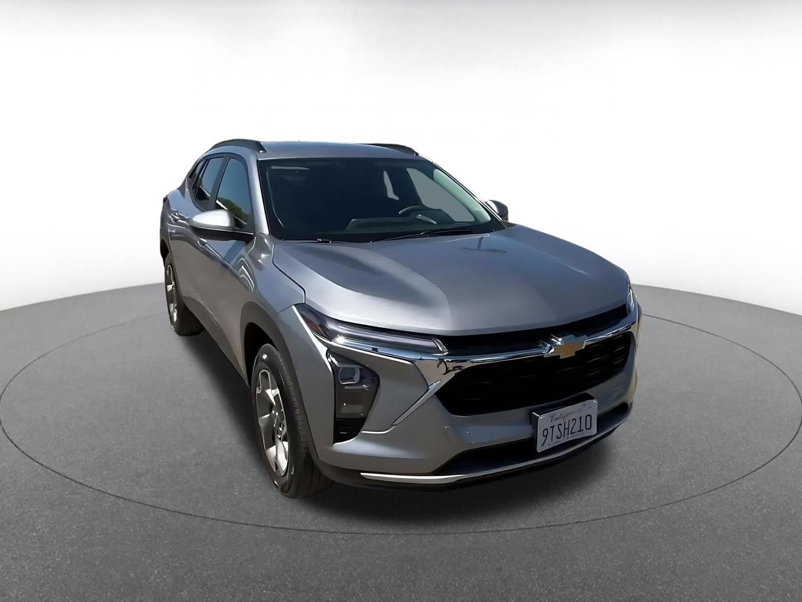 Thumbnail: 2025 Chevrolet Trax - 3