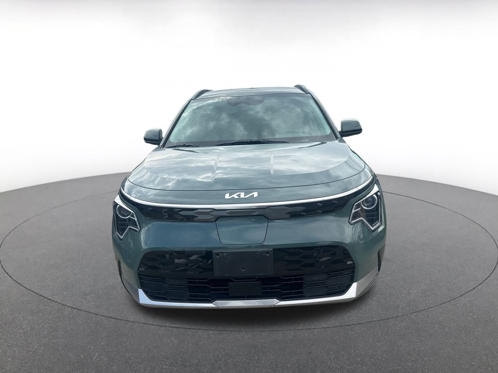 Thumbnail: 2023 Kia Niro - 2
